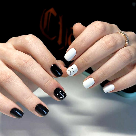 Carbon Black and White Press on Nails -20 pcs/Set (smiley) - carbon